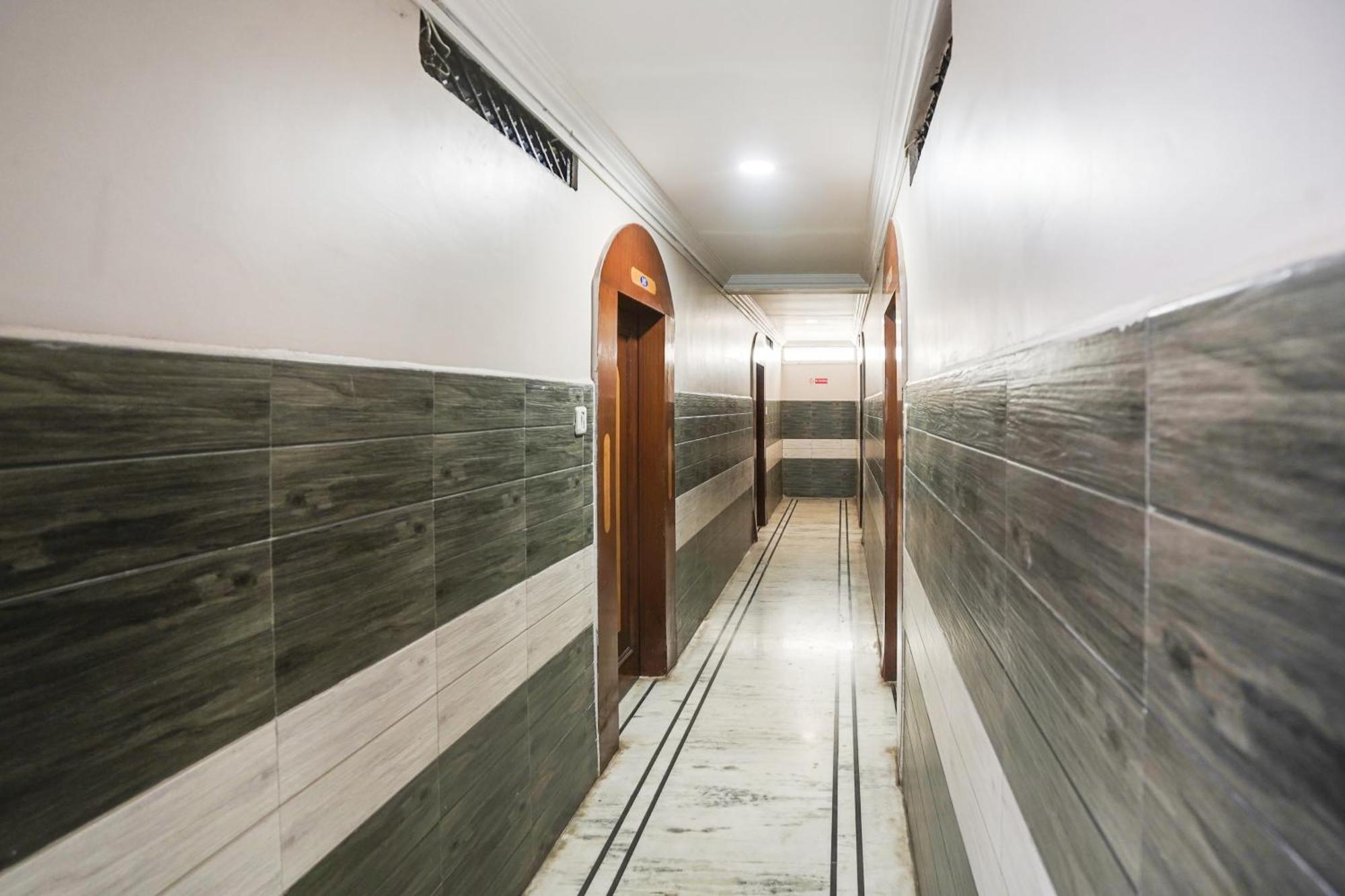 Super Hotel O Pithampur Formerly Ganga Residency Akolia Eksteriør bilde