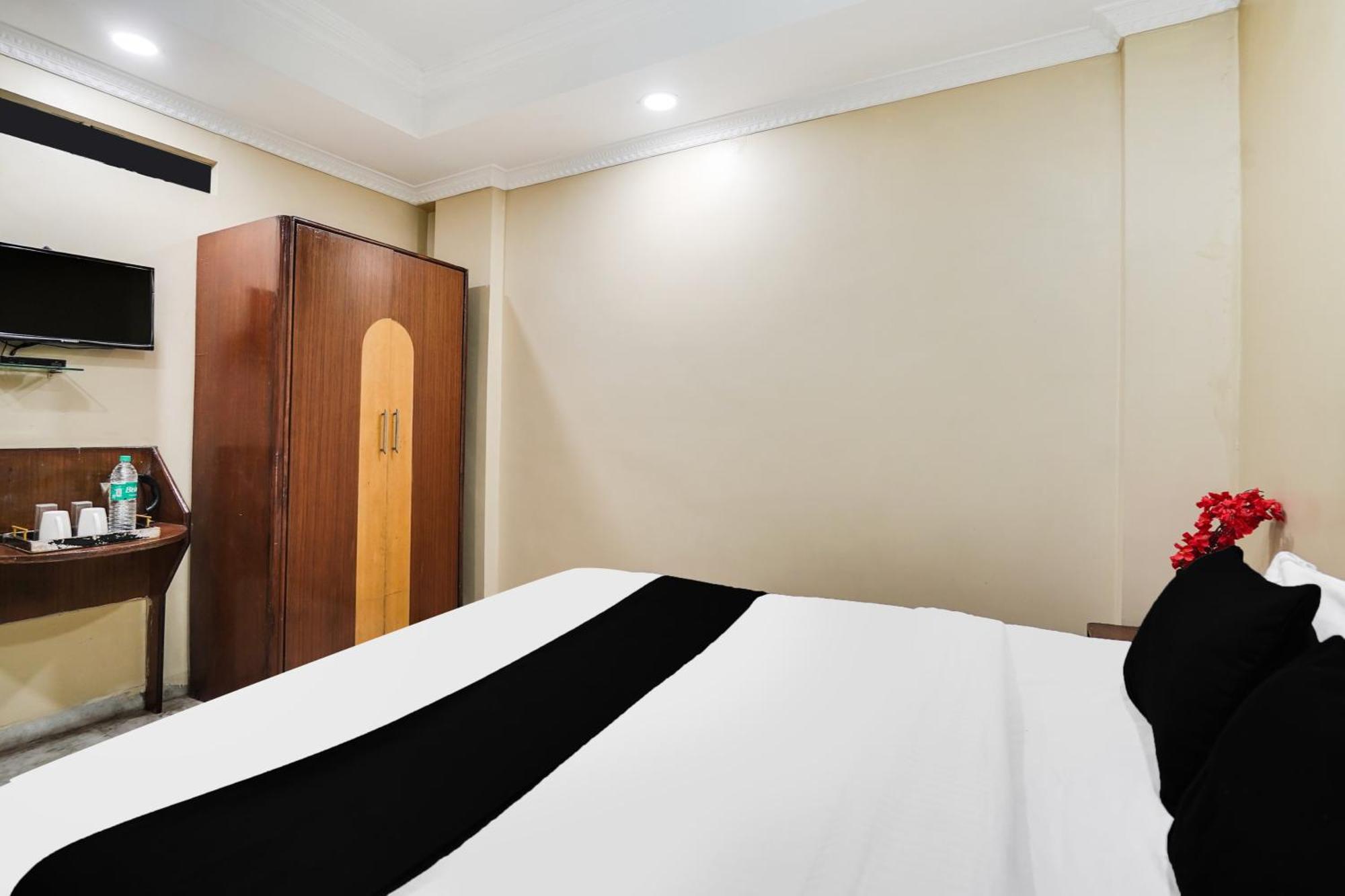 Super Hotel O Pithampur Formerly Ganga Residency Akolia Eksteriør bilde