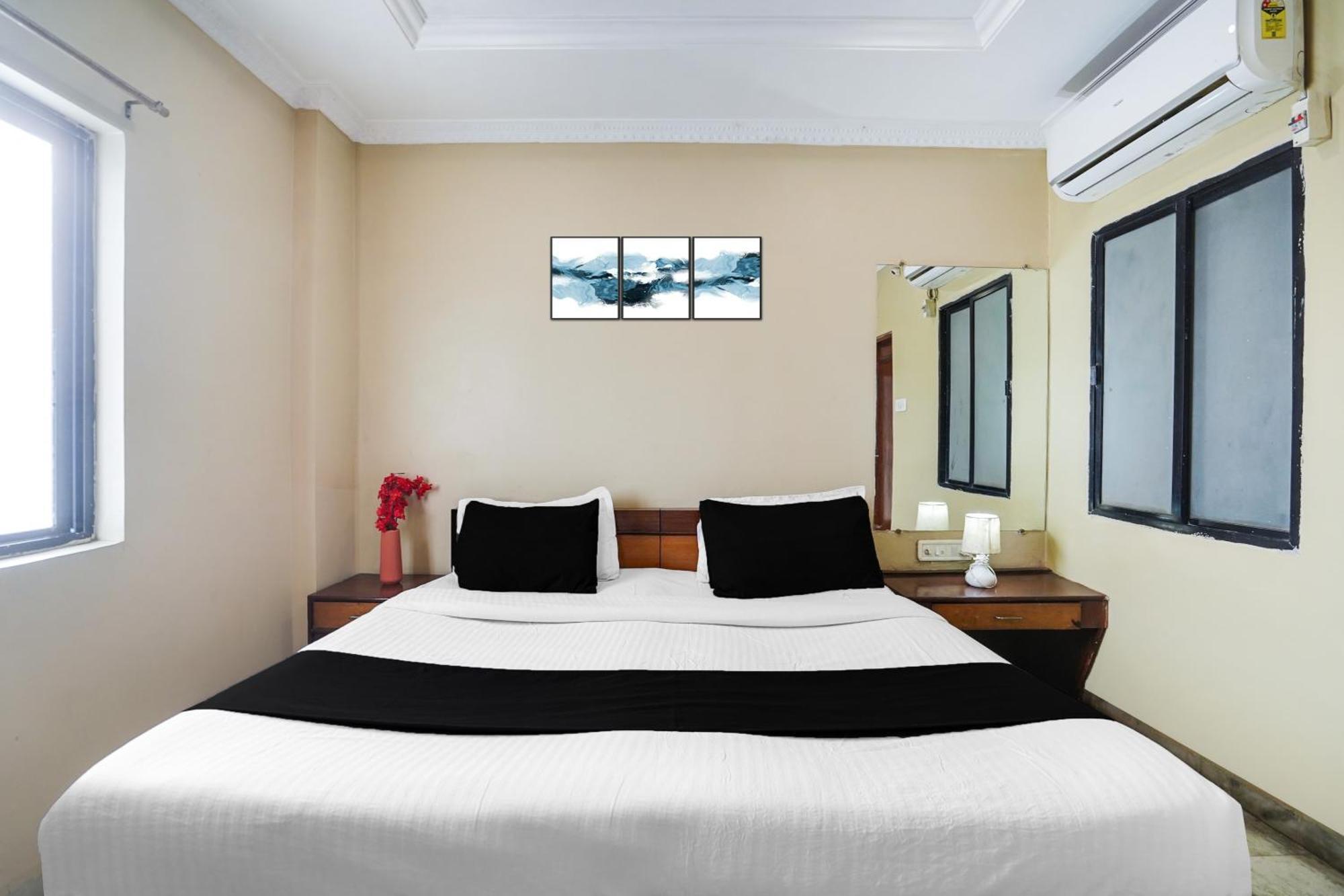 Super Hotel O Pithampur Formerly Ganga Residency Akolia Eksteriør bilde
