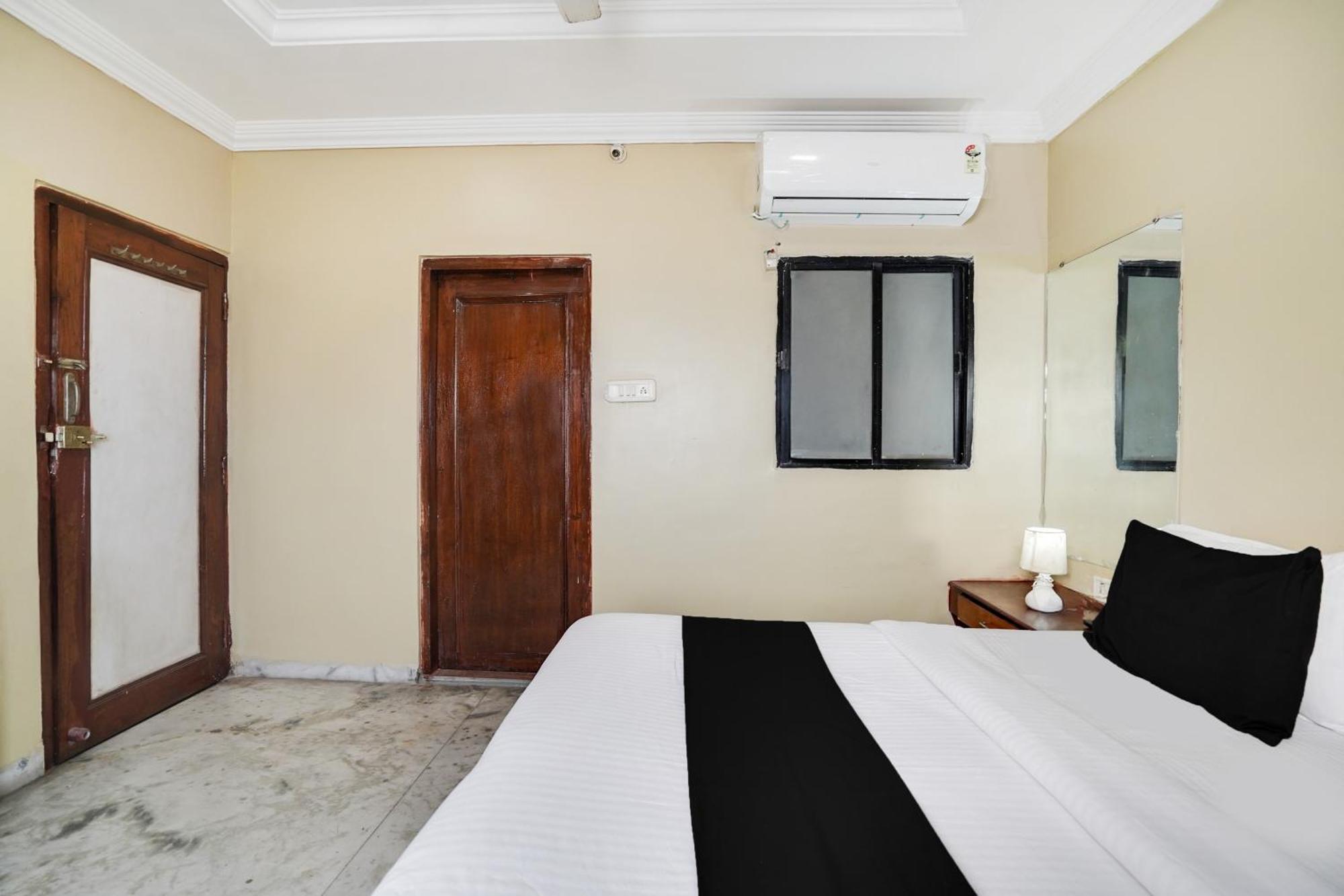 Super Hotel O Pithampur Formerly Ganga Residency Akolia Eksteriør bilde