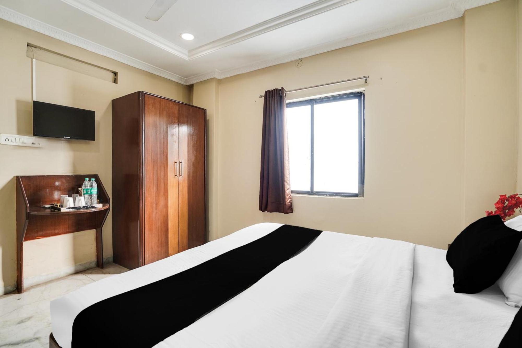 Super Hotel O Pithampur Formerly Ganga Residency Akolia Eksteriør bilde